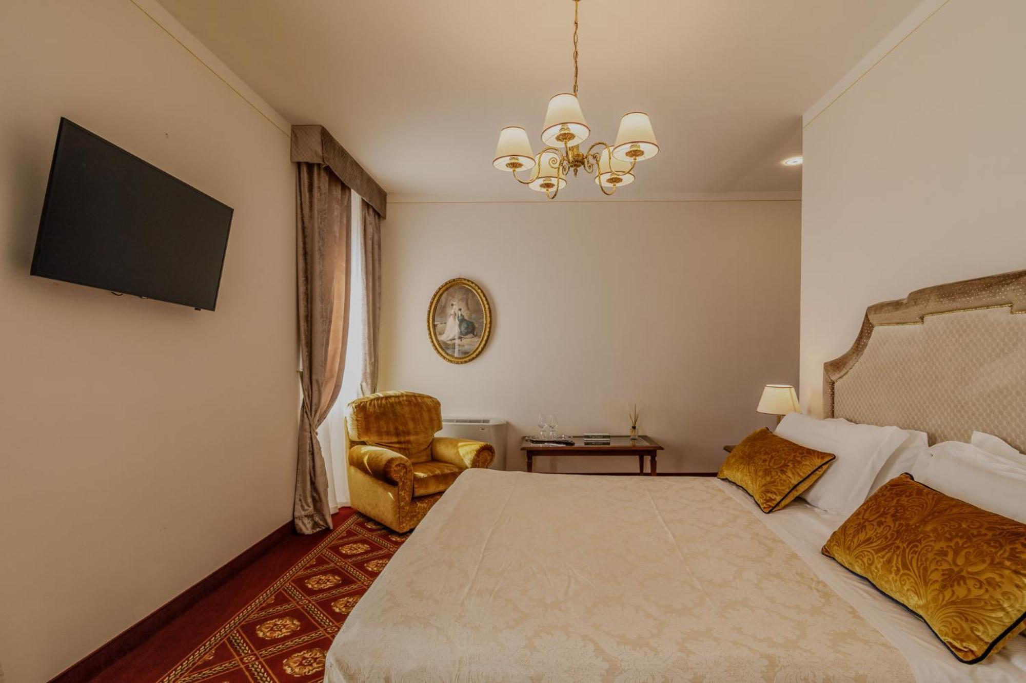 Villa Lecchi Hotel Wellness Колле-ді-Валь-д'Ельса Екстер'єр фото
